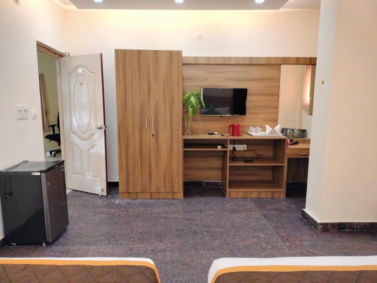 העיר בנגלור Otel Feel Comfort מראה חיצוני תמונה
