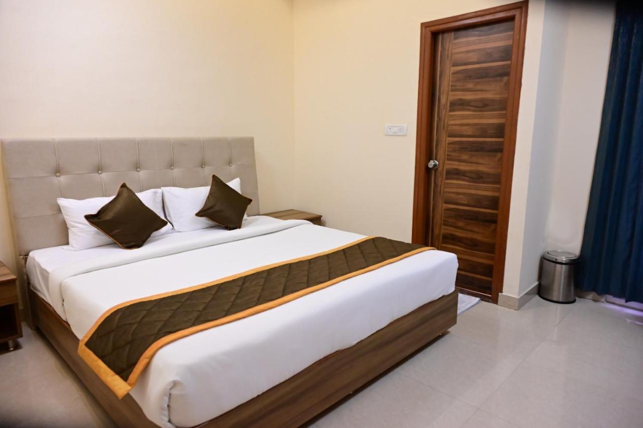 העיר בנגלור Otel Feel Comfort מראה חיצוני תמונה